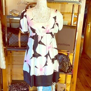 DKNY 100% Silk Dress with Pockets! And lining.